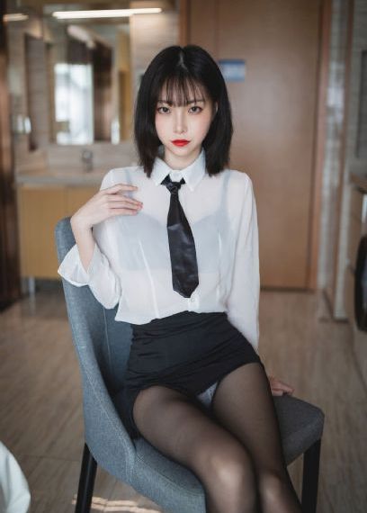 六月之蛇